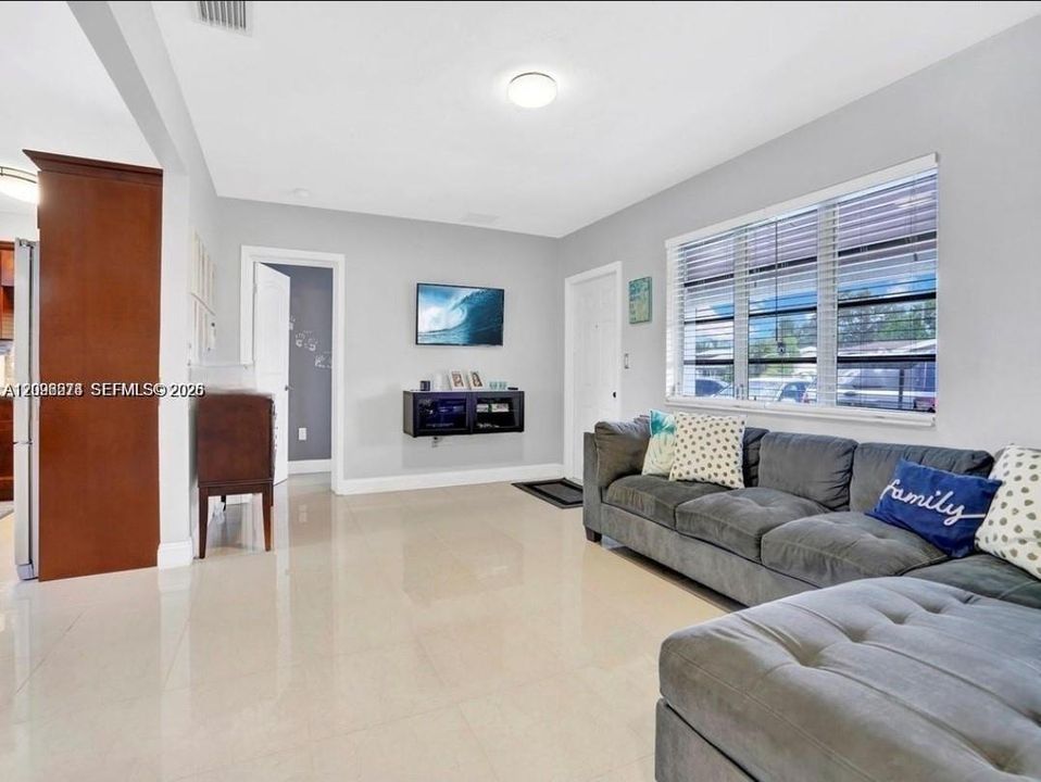 For Sale: $540,000 (3 beds, 2 baths, 1426 Square Feet)