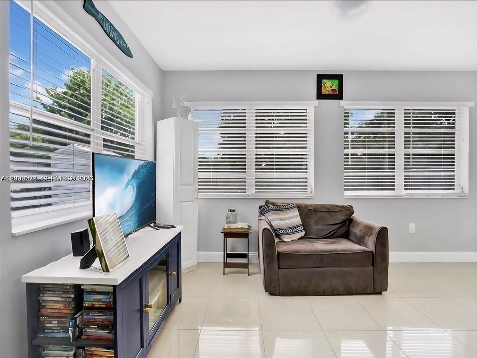 For Sale: $540,000 (3 beds, 2 baths, 1426 Square Feet)