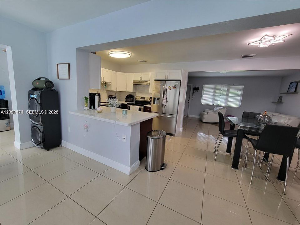 For Sale: $540,000 (3 beds, 2 baths, 1426 Square Feet)