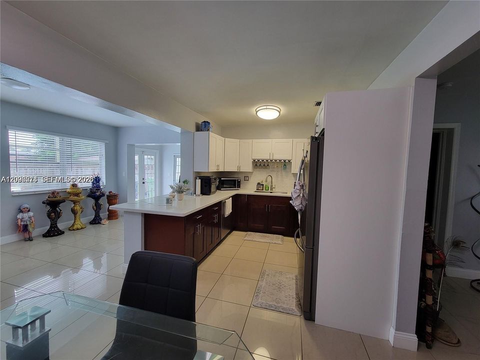 For Sale: $540,000 (3 beds, 2 baths, 1426 Square Feet)