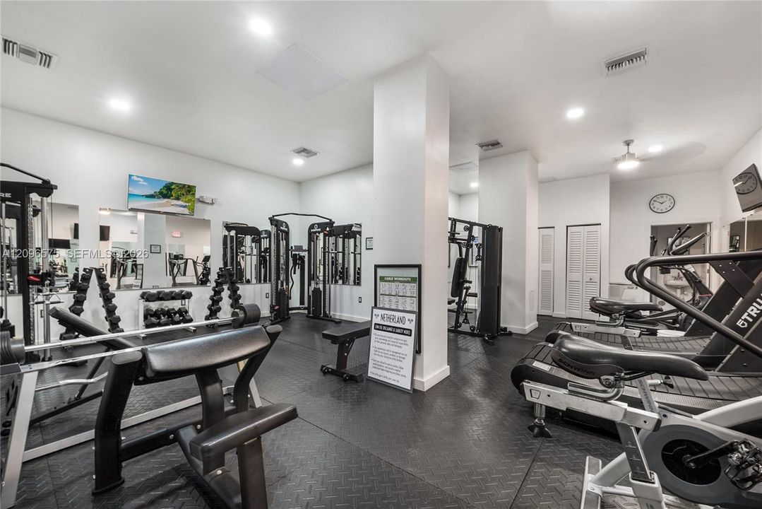 For Sale: $1,275,000 (2 beds, 2 baths, 1330 Square Feet)
