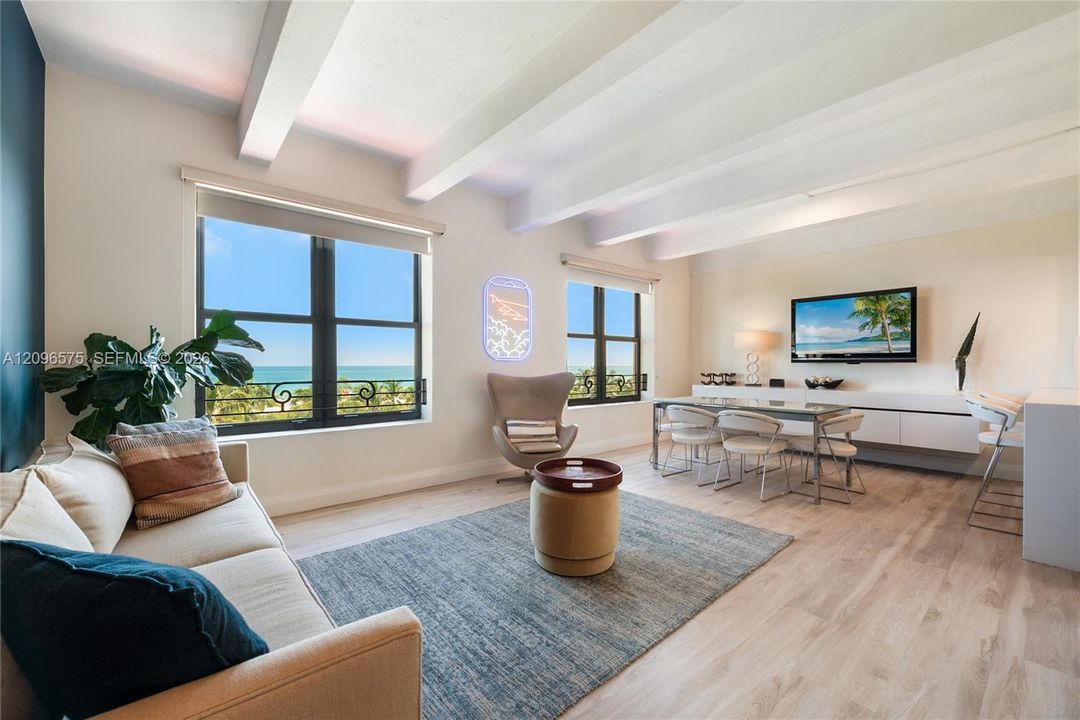 For Sale: $1,275,000 (2 beds, 2 baths, 1330 Square Feet)