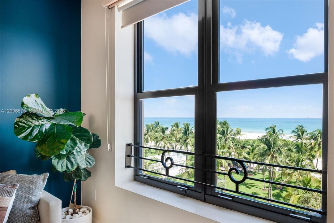 For Sale: $1,275,000 (2 beds, 2 baths, 1330 Square Feet)