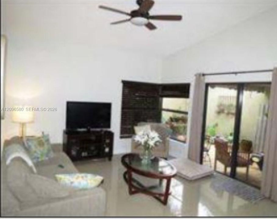 En Renta: $2,600 (2 camas, 2 baños, 840 Pies cuadrados)