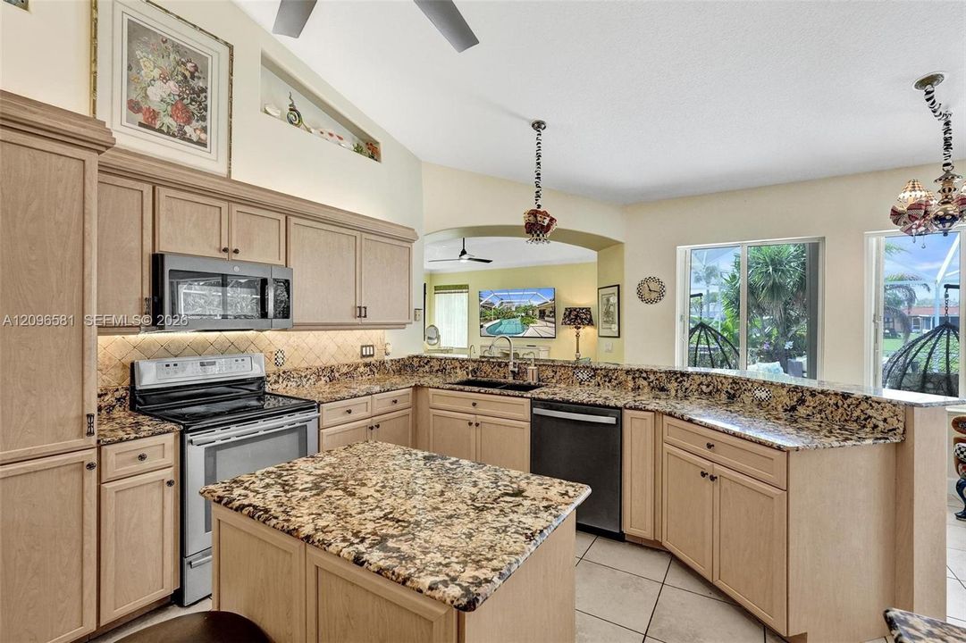 For Sale: $899,994 (4 beds, 3 baths, 2503 Square Feet)
