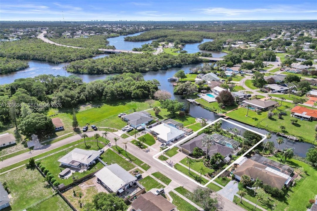 For Sale: $899,994 (4 beds, 3 baths, 2503 Square Feet)