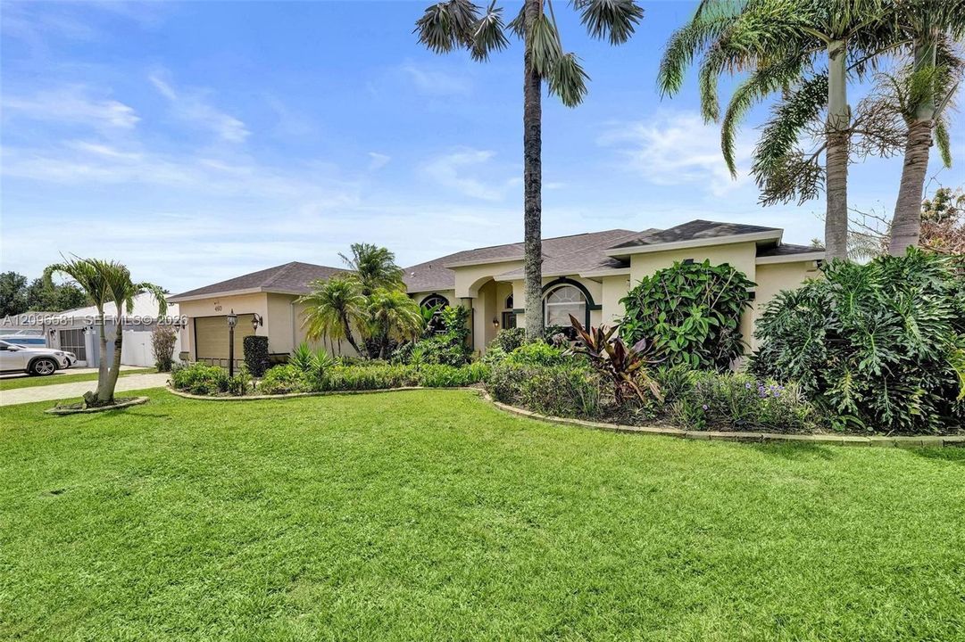 For Sale: $899,994 (4 beds, 3 baths, 2503 Square Feet)