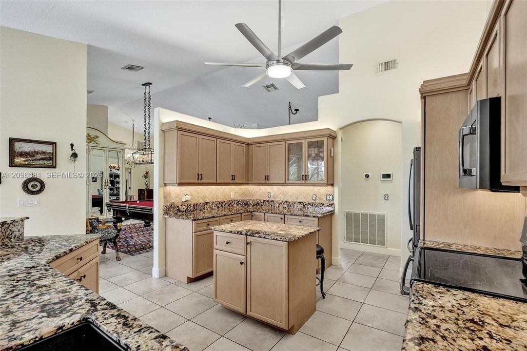 For Sale: $899,994 (4 beds, 3 baths, 2503 Square Feet)