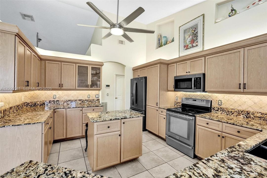 For Sale: $899,994 (4 beds, 3 baths, 2503 Square Feet)