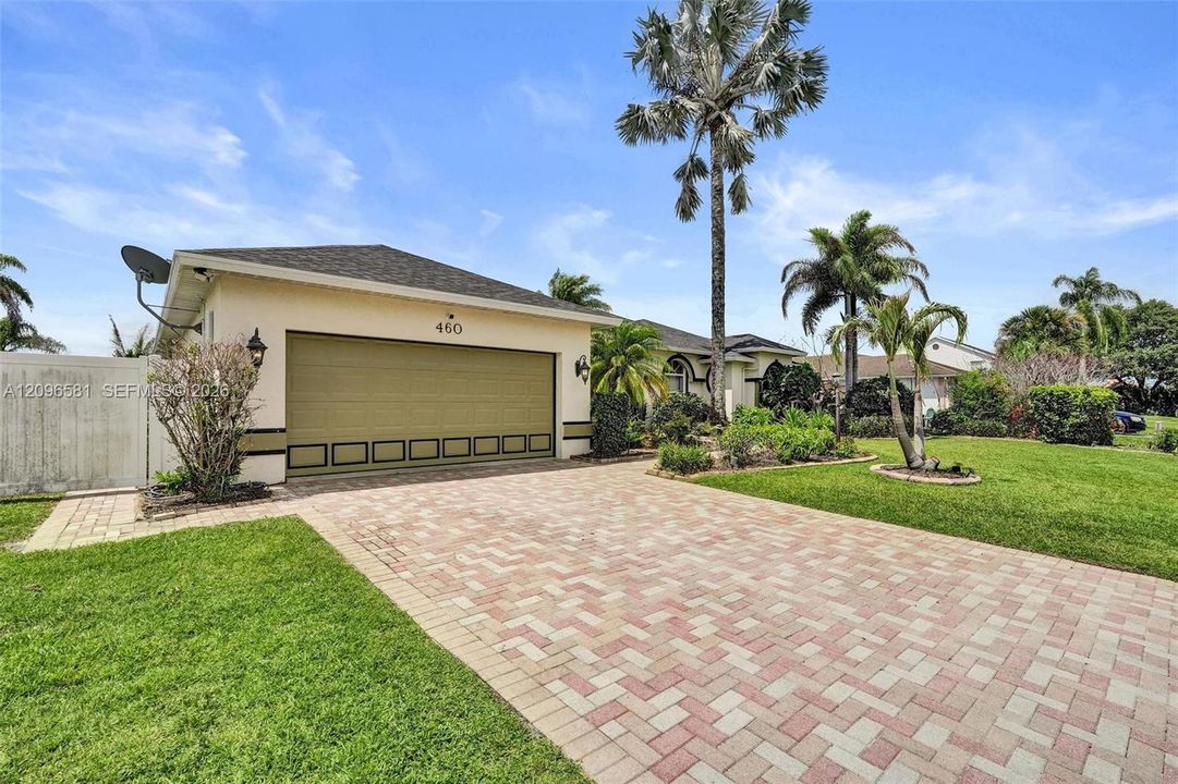 For Sale: $899,994 (4 beds, 3 baths, 2503 Square Feet)