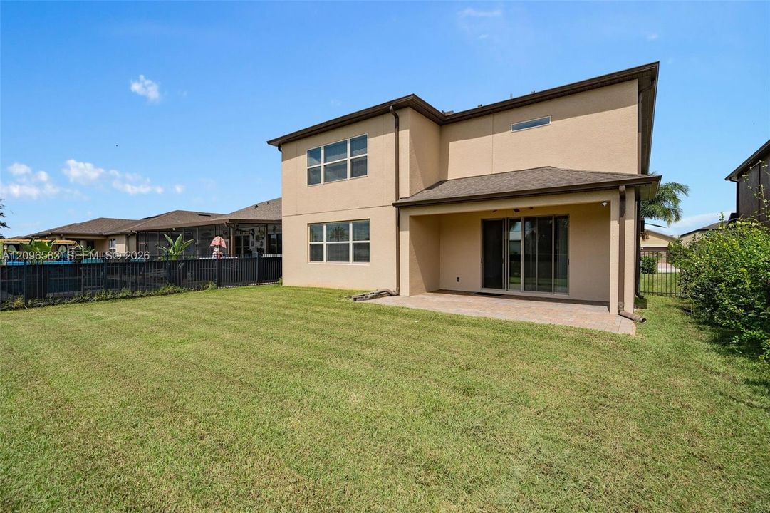 For Sale: $689,900 (4 beds, 3 baths, 4000 Square Feet)