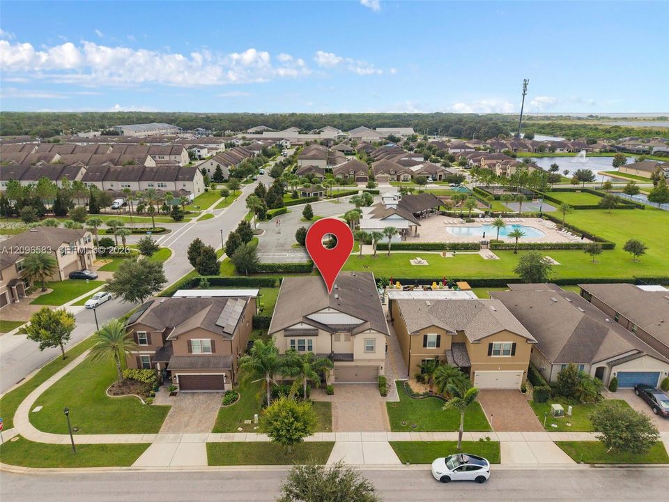 For Sale: $689,900 (4 beds, 3 baths, 4000 Square Feet)