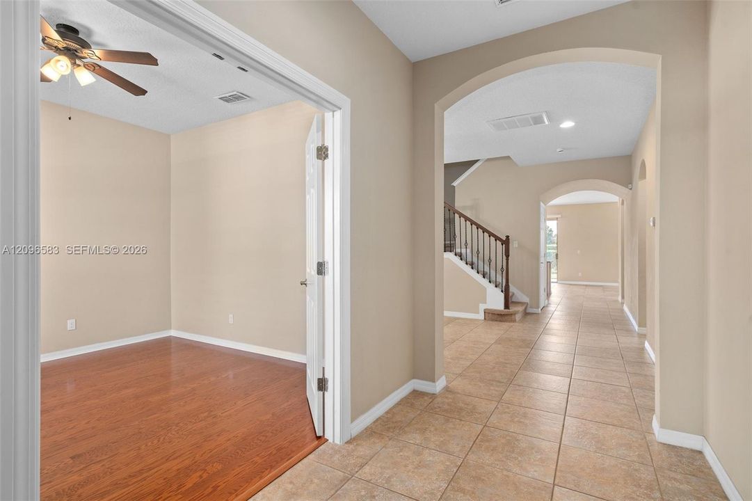 For Sale: $689,900 (4 beds, 3 baths, 4000 Square Feet)