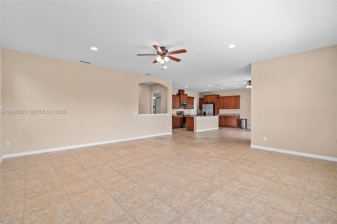 For Sale: $689,900 (4 beds, 3 baths, 4000 Square Feet)