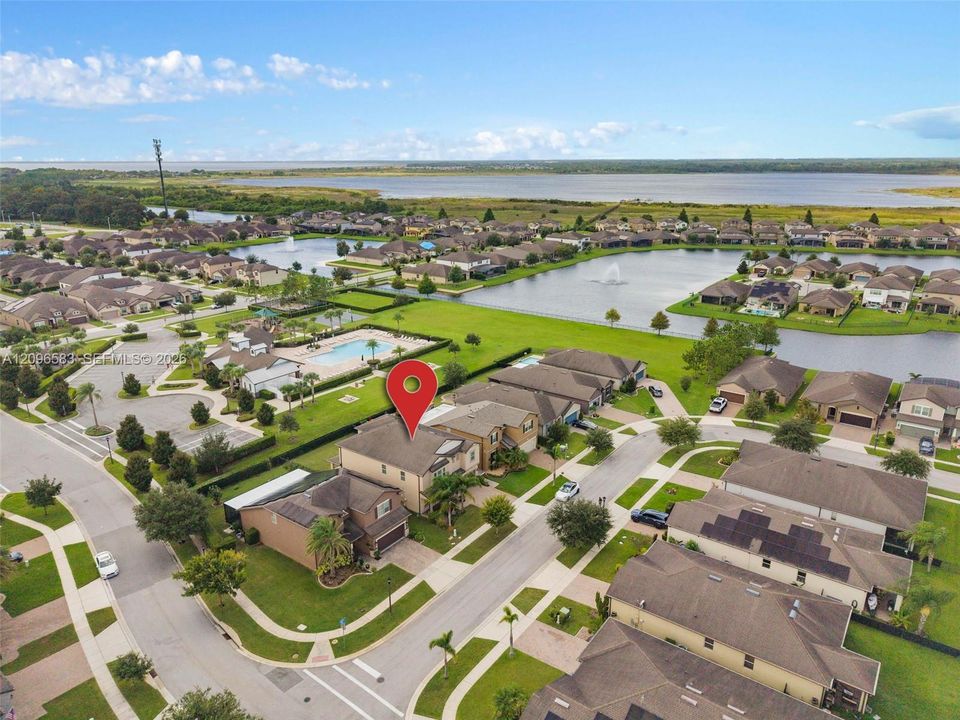 For Sale: $689,900 (4 beds, 3 baths, 4000 Square Feet)