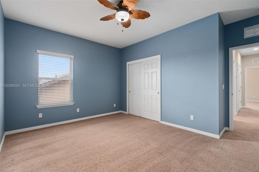 For Sale: $689,900 (4 beds, 3 baths, 4000 Square Feet)