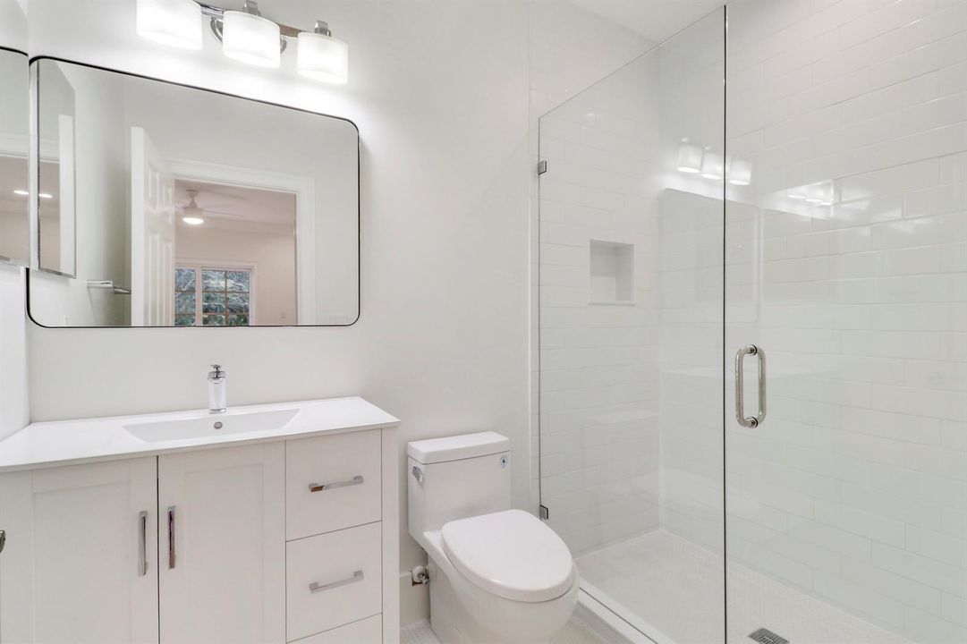 En Suite Bath Bedroom 3