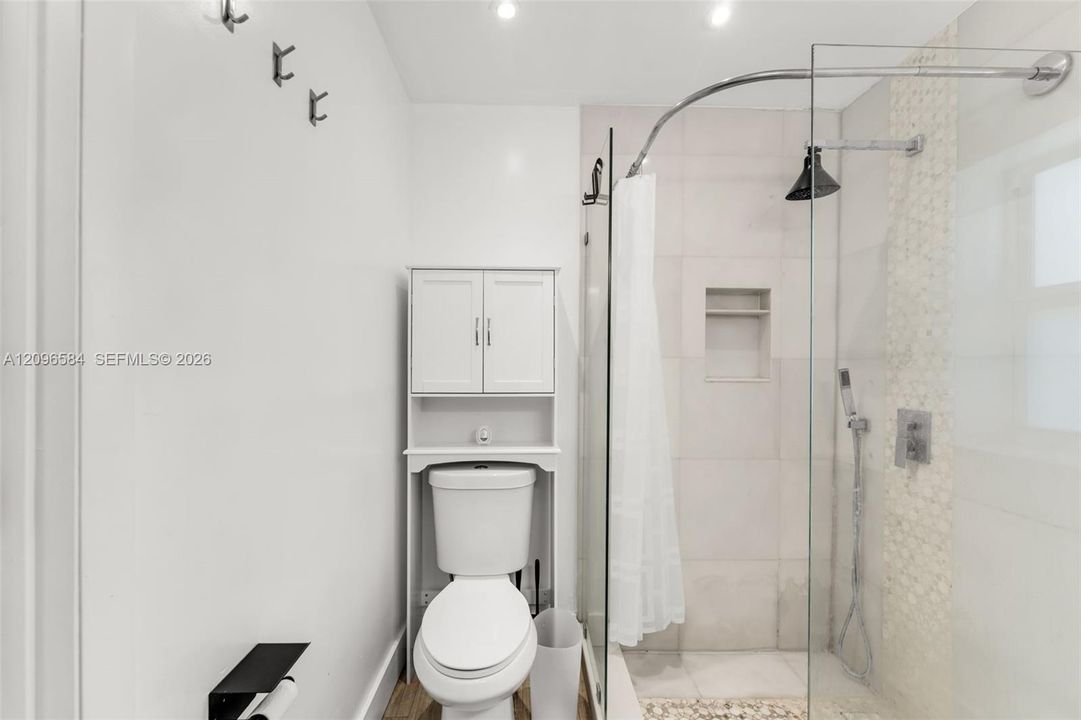 For Sale: $1,019,000 (2 beds, 1 baths, 1415 Square Feet)