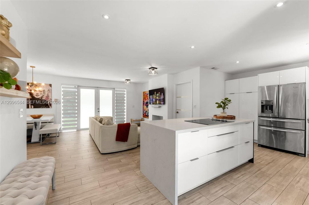 For Sale: $1,019,000 (2 beds, 1 baths, 1415 Square Feet)