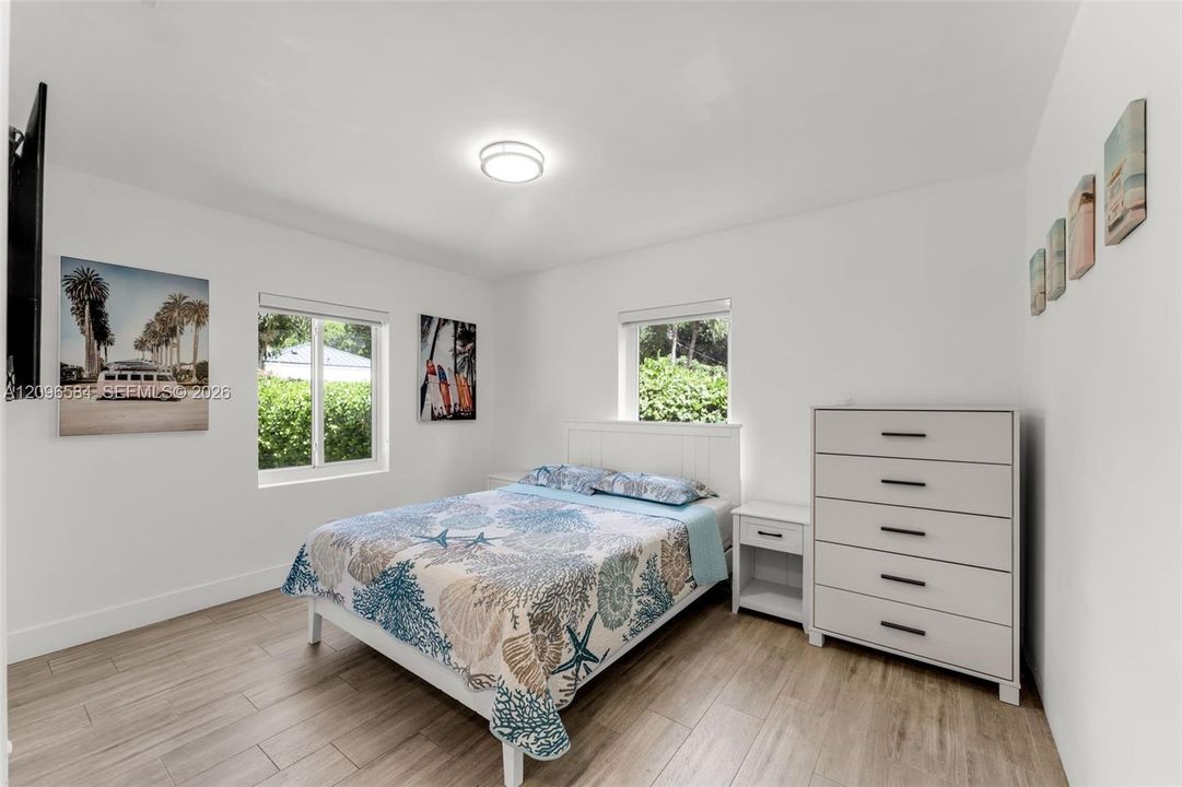 For Sale: $1,019,000 (2 beds, 1 baths, 1415 Square Feet)