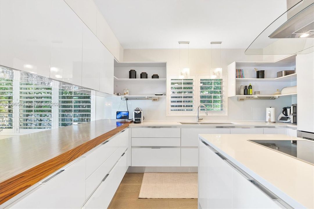 For Sale: $2,799,000 (4 beds, 3 baths, 2460 Square Feet)