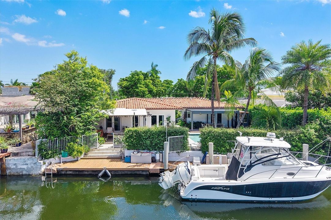 For Sale: $2,799,000 (4 beds, 3 baths, 2460 Square Feet)