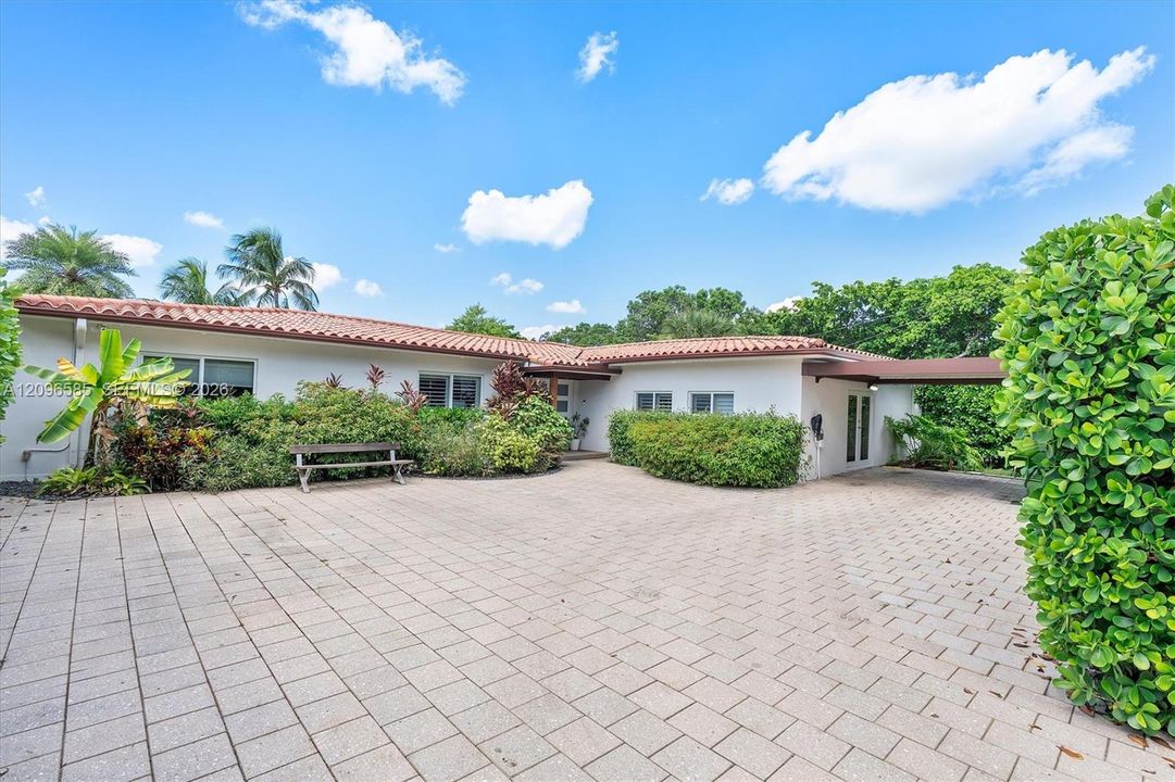 For Sale: $2,799,000 (4 beds, 3 baths, 2460 Square Feet)