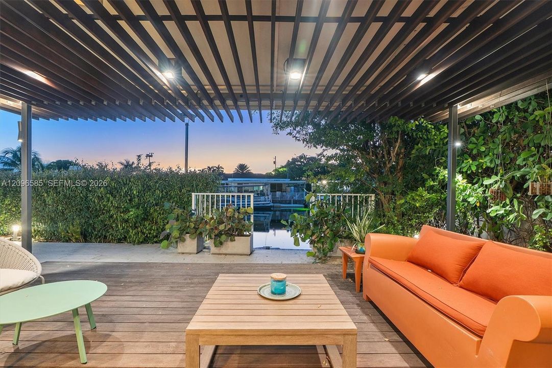 For Sale: $2,799,000 (4 beds, 3 baths, 2460 Square Feet)