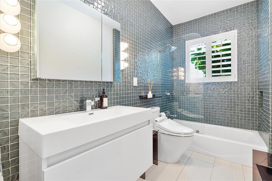 For Sale: $2,799,000 (4 beds, 3 baths, 2460 Square Feet)