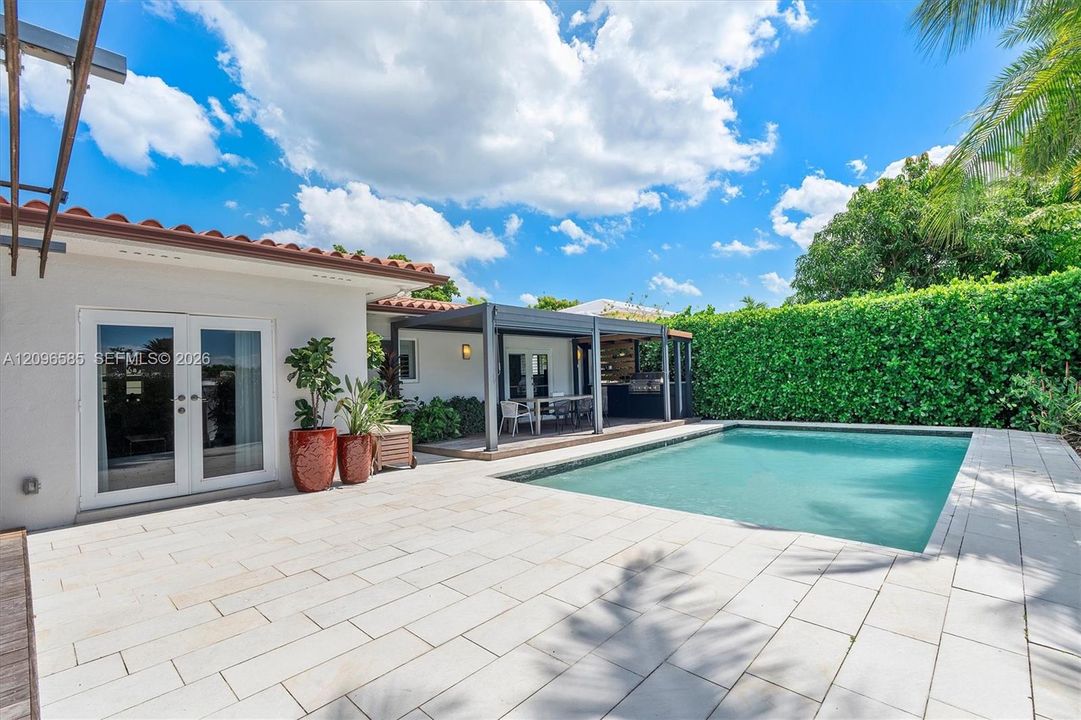 For Sale: $2,799,000 (4 beds, 3 baths, 2460 Square Feet)