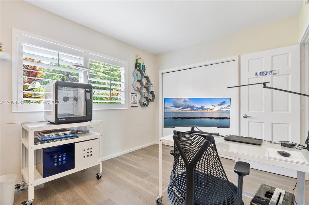 For Sale: $2,799,000 (4 beds, 3 baths, 2460 Square Feet)