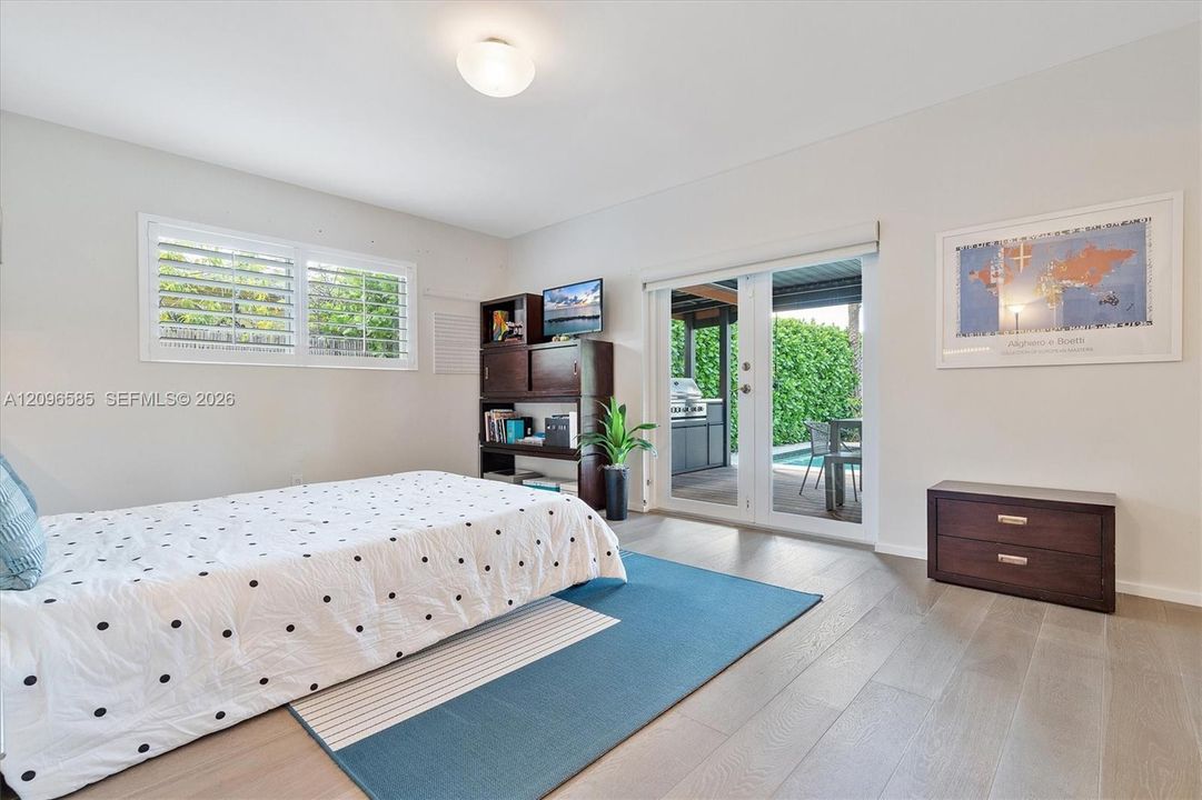 For Sale: $2,799,000 (4 beds, 3 baths, 2460 Square Feet)