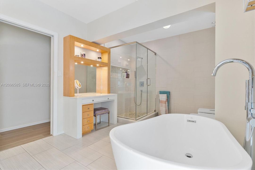 For Sale: $2,799,000 (4 beds, 3 baths, 2460 Square Feet)