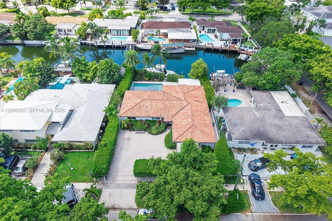 For Sale: $2,799,000 (4 beds, 3 baths, 2460 Square Feet)