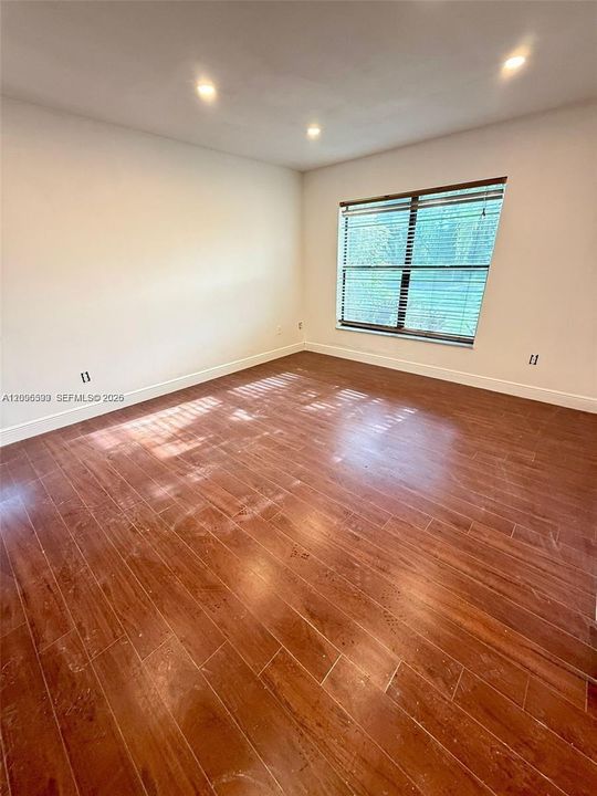 En Renta: $3,950 (3 camas, 2 baños, 1524 Pies cuadrados)