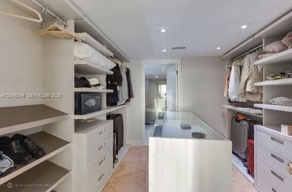 For Rent: $7,500 (2 beds, 2 baths, 1175 Square Feet)
