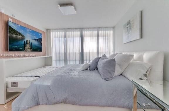 For Rent: $7,500 (2 beds, 2 baths, 1175 Square Feet)