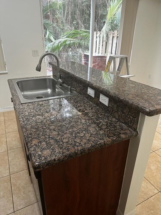 En Renta: $2,650 (3 camas, 3 baños, 1410 Pies cuadrados)