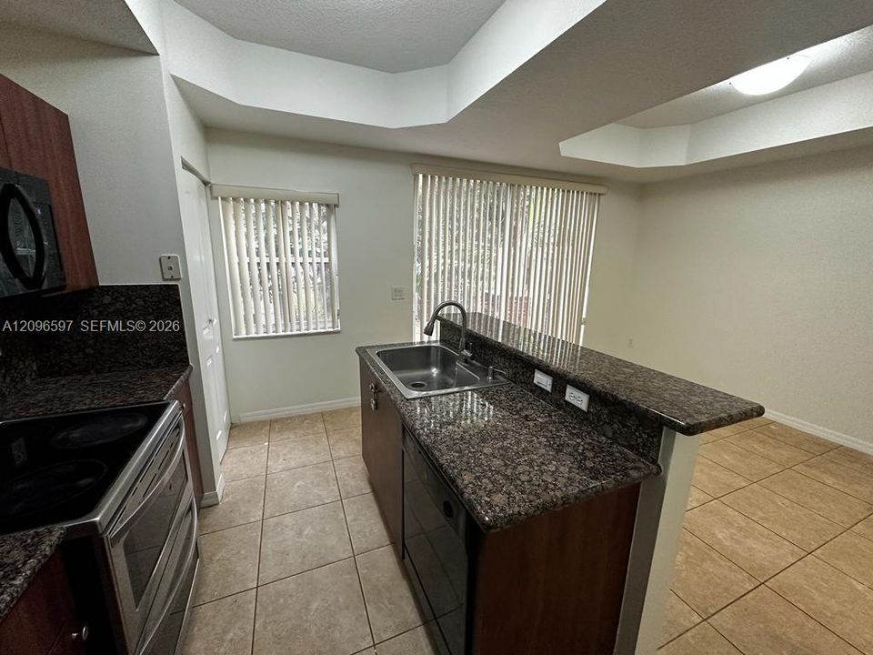 En Renta: $2,650 (3 camas, 3 baños, 1410 Pies cuadrados)