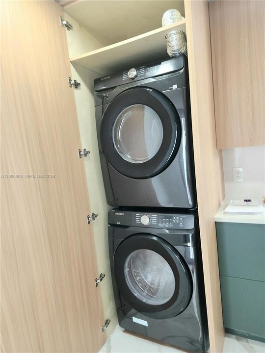 待售: $399,000 (3 贝兹, 2 浴室, 912 平方英尺)