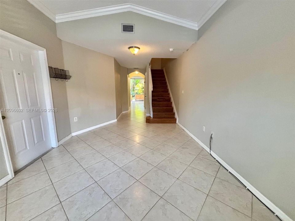 For Sale: $369,900 (3 beds, 3 baths, 1382 Square Feet)
