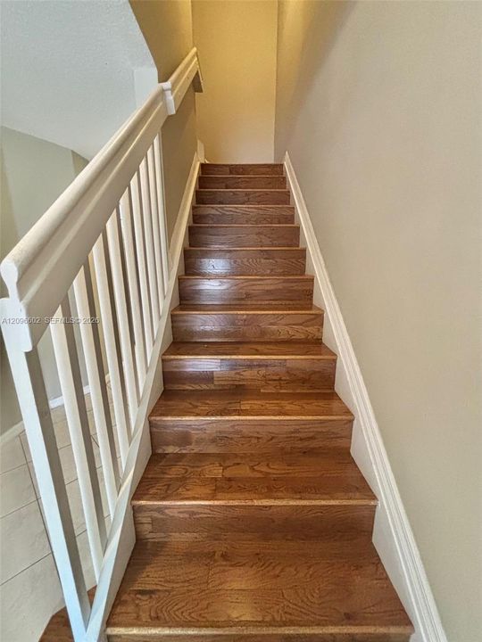 For Sale: $369,900 (3 beds, 3 baths, 1382 Square Feet)