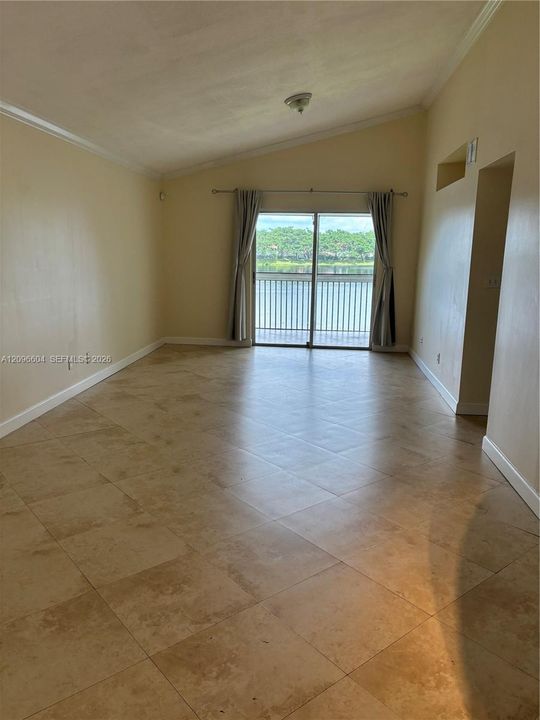 For Sale: $275,000 (2 beds, 2 baths, 1097 Square Feet)