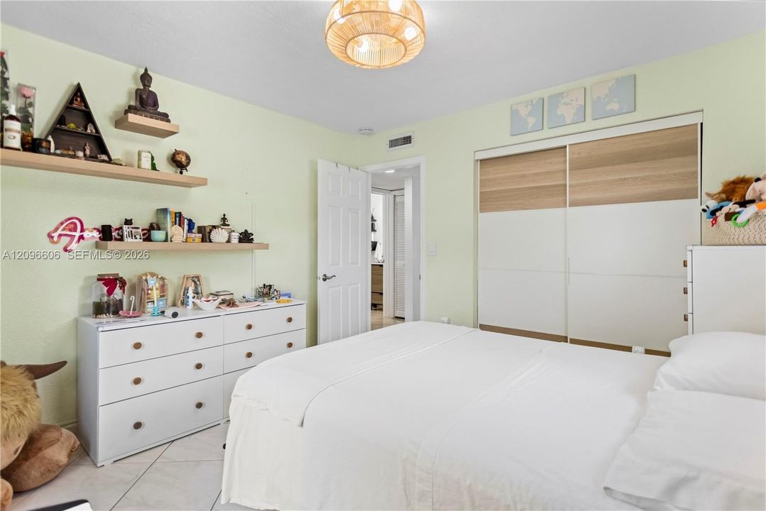 For Sale: $549,000 (3 beds, 2 baths, 1117 Square Feet)