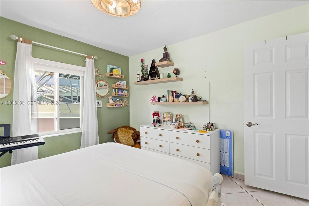 For Sale: $549,000 (3 beds, 2 baths, 1117 Square Feet)