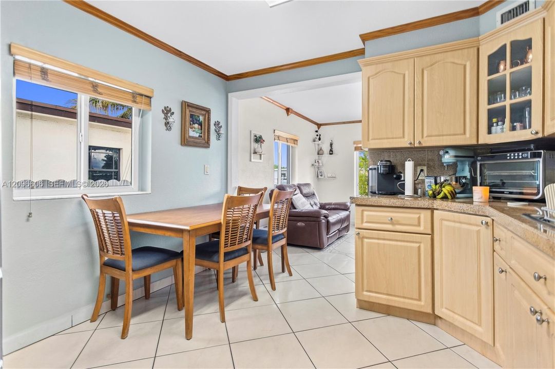 For Sale: $549,000 (3 beds, 2 baths, 1117 Square Feet)