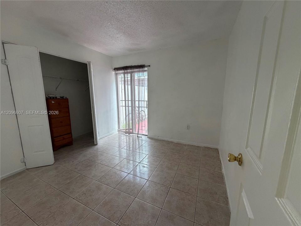 В аренду: $3,000 (4 спален, 2 ванн, 1470 Квадратных фут)