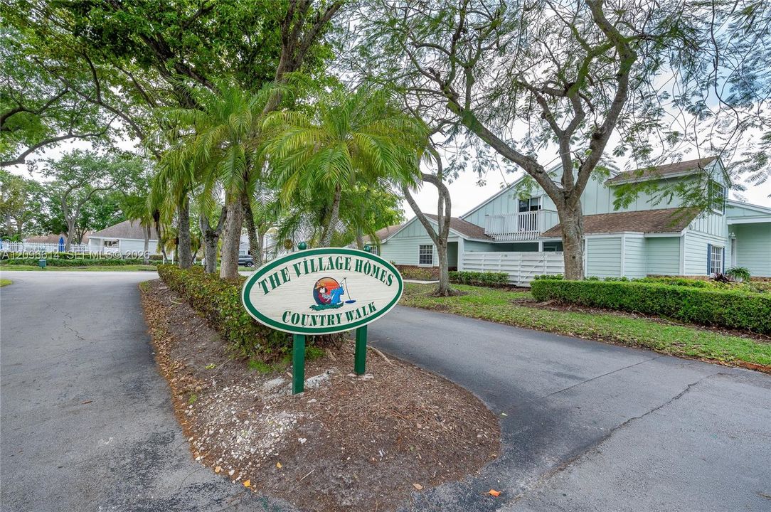 For Rent: $2,300 (1 beds, 1 baths, 694 Square Feet)