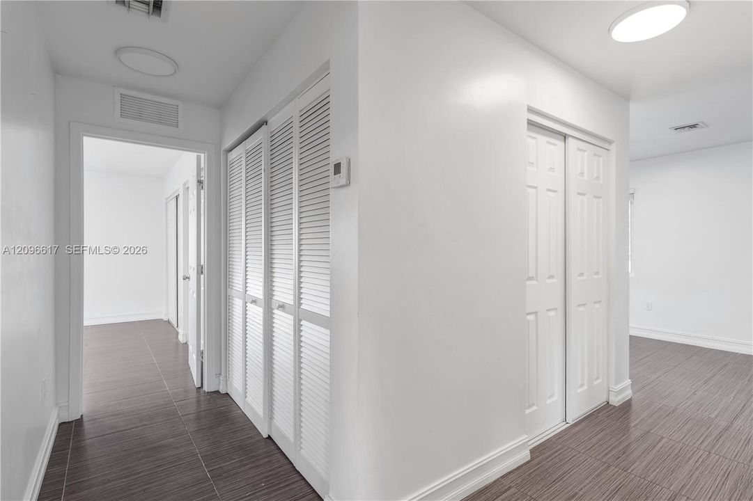 For Rent: $2,800 (3 beds, 2 baths, 2400 Square Feet)