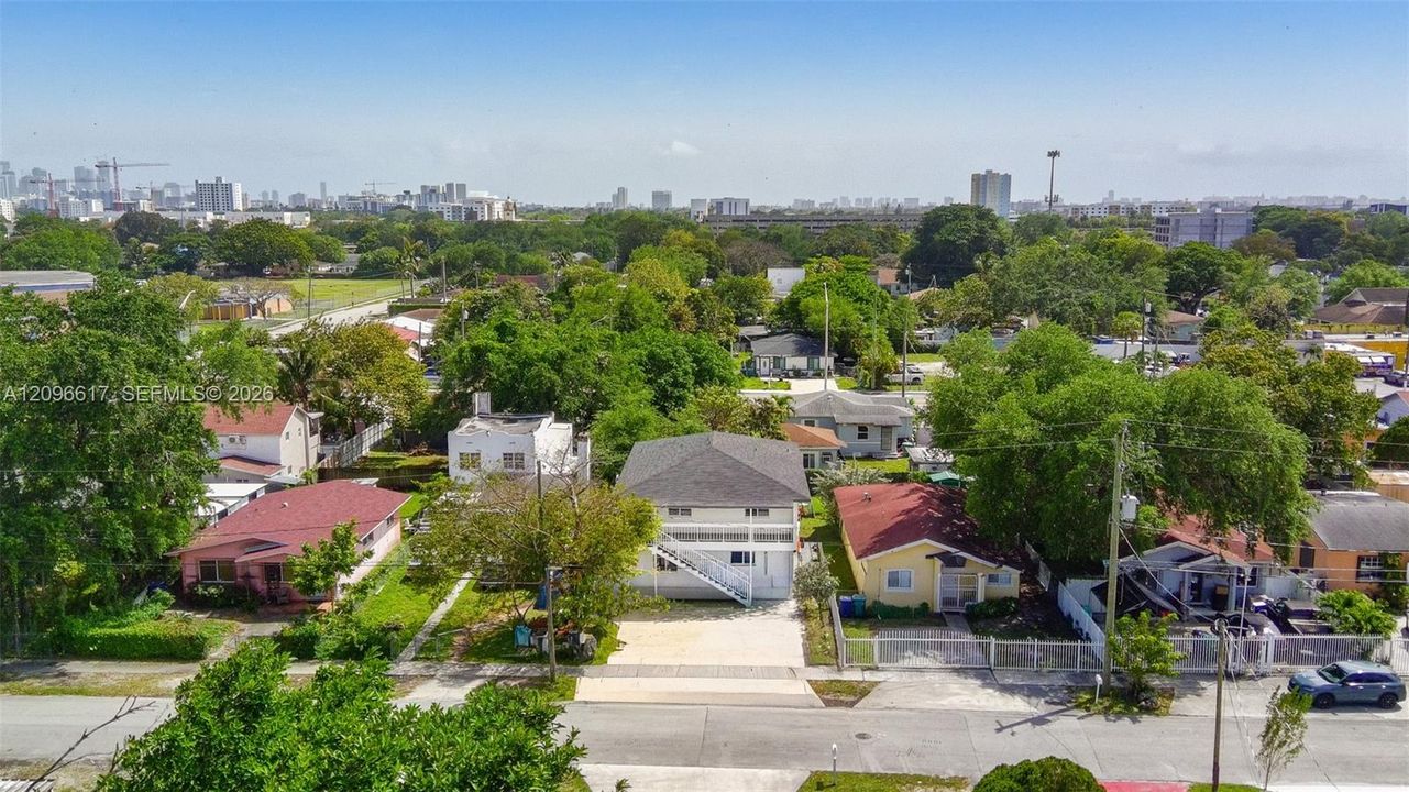 For Rent: $2,800 (3 beds, 2 baths, 2400 Square Feet)